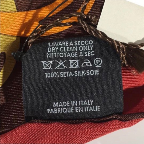 Authentic Gucci silk scarf🌸 - Picture 6 of 10